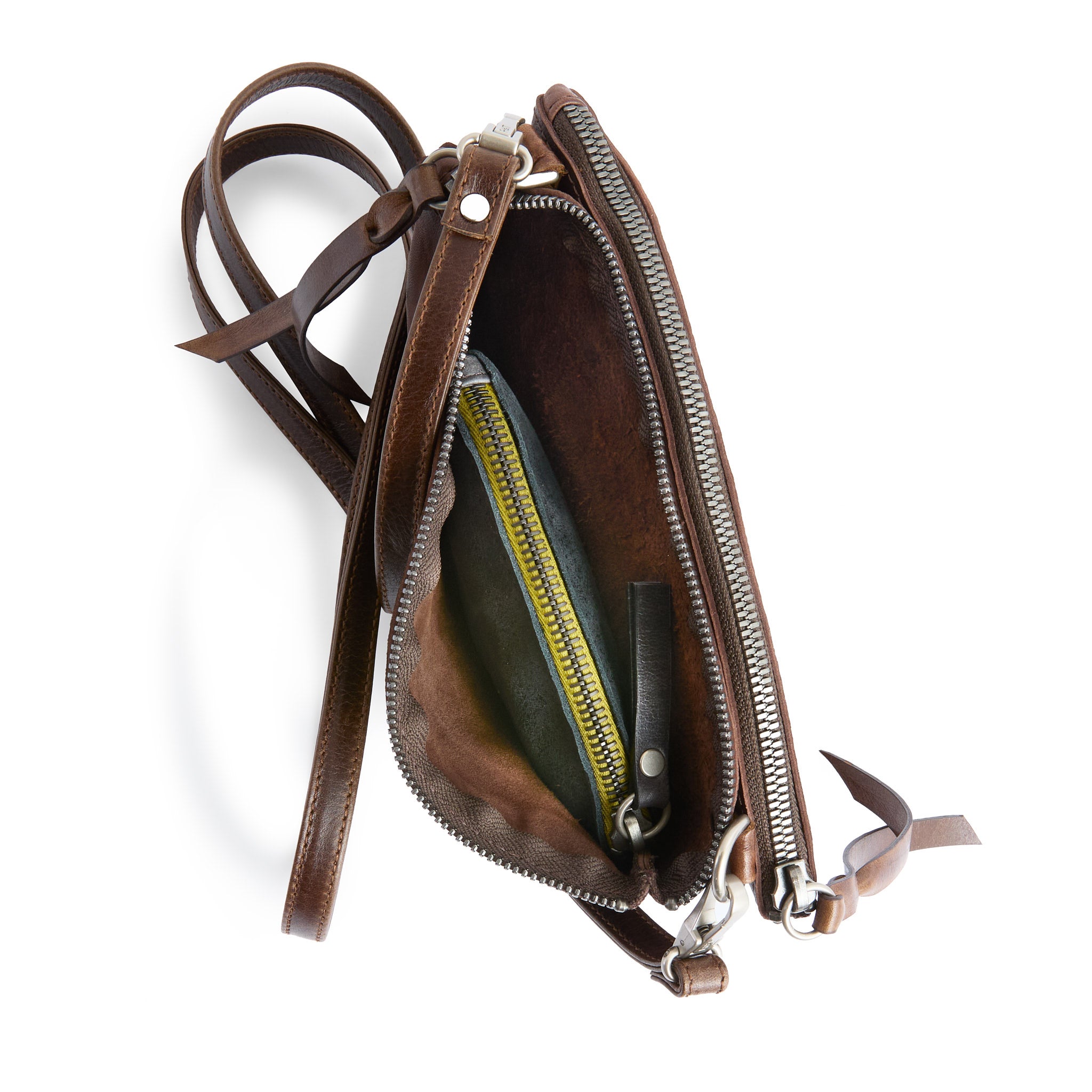 twin carry in rodeo brown and cognac interior view with token
