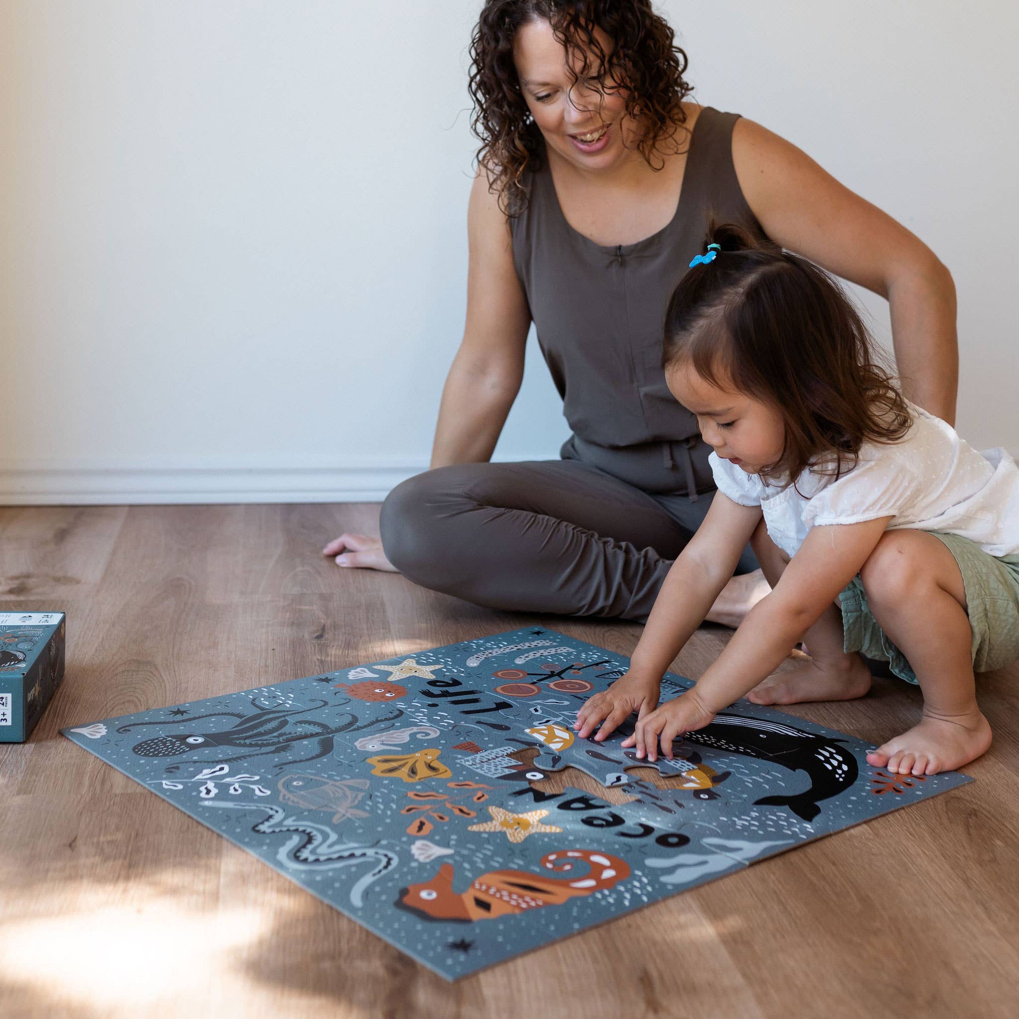 ocean life floor puzzle assembling