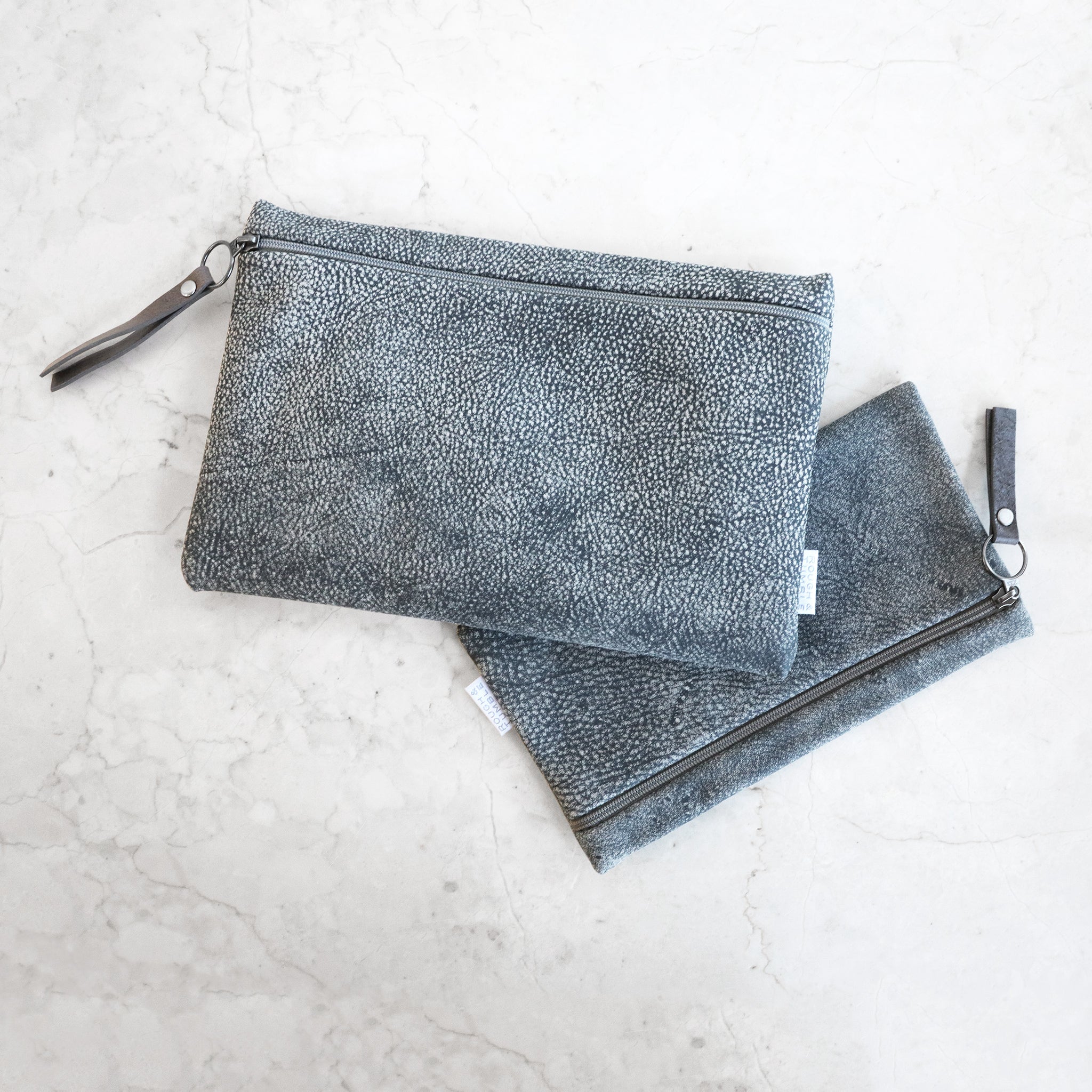 slip case XL with slip case in elephant and wolf