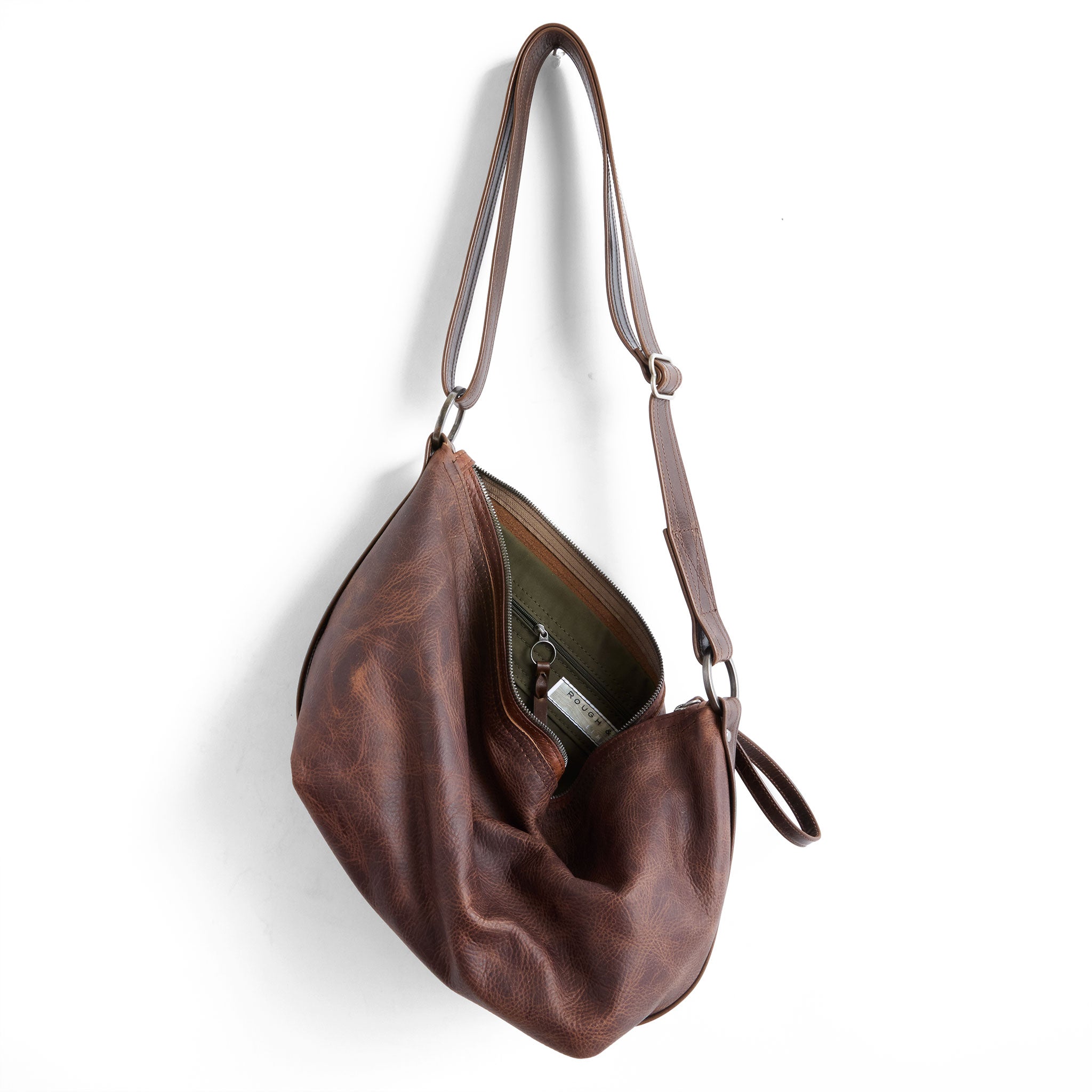 beau duffel with hoop hardware in fuentes, showcasing interior kelp lining