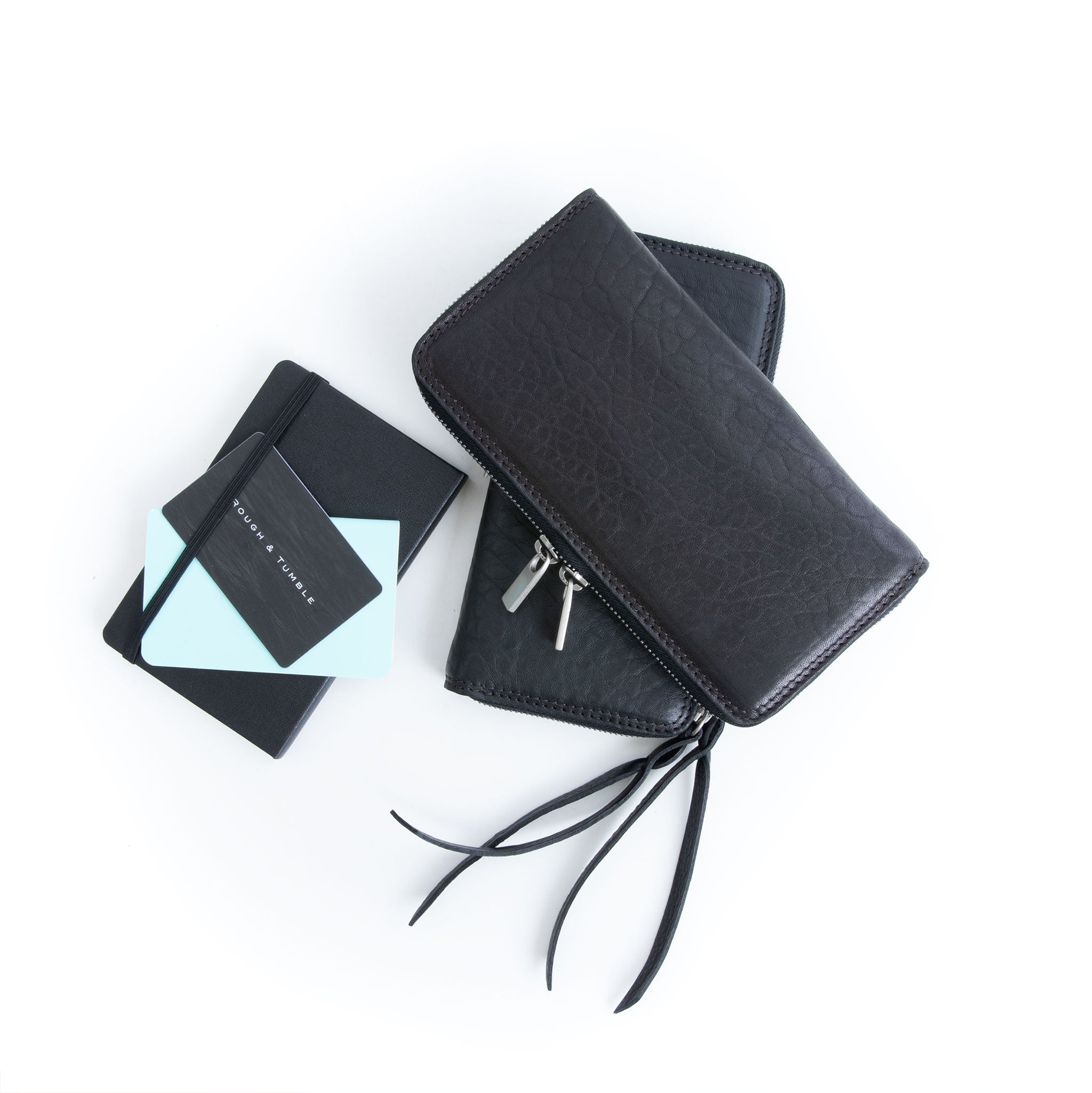 wallet in matte black pebble showcasing pull options